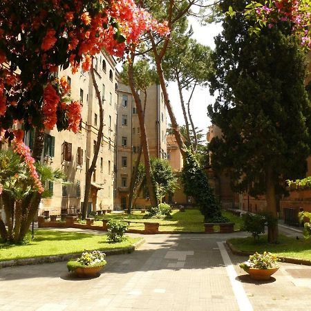 רומא Dimora Del Papa Apartments מראה חיצוני תמונה