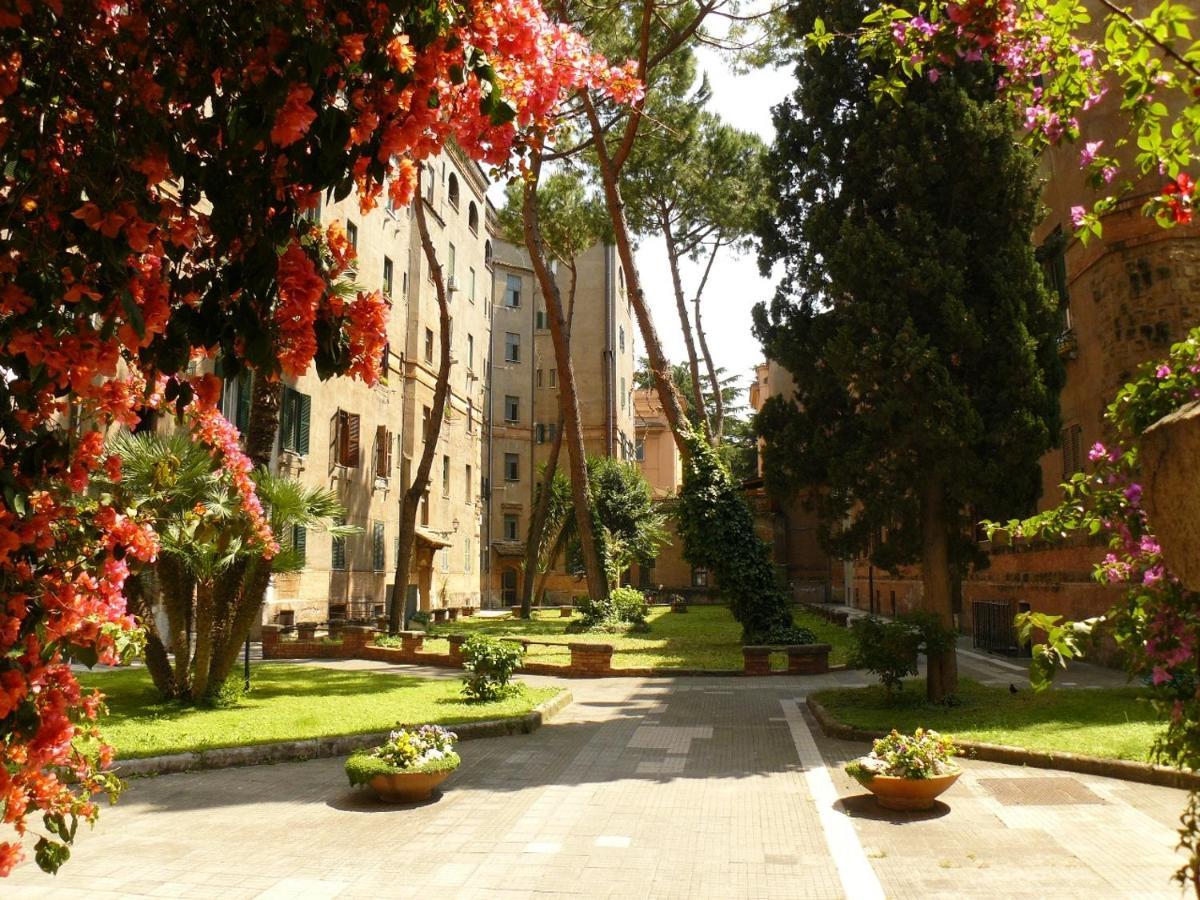 רומא Dimora Del Papa Apartments מראה חיצוני תמונה